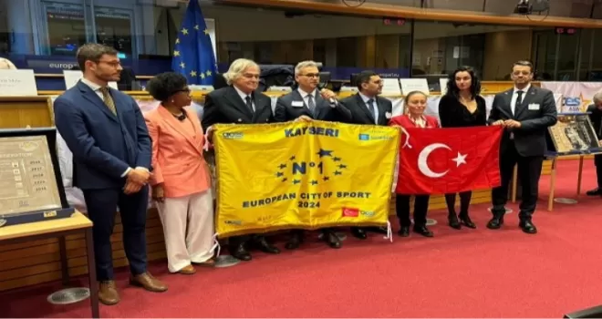 Kayseri Büyükşehir’e Altın Bayrak