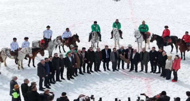 Kayseri Erciyes’te Kökbörü rüzgarı