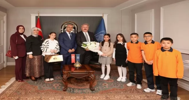 Kayseri Melikgazi’de minik Toprak’ın başkanlık heyecanı