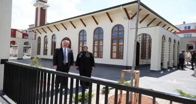 Kayseri Melikgazi’den butik Hayrat Camii
