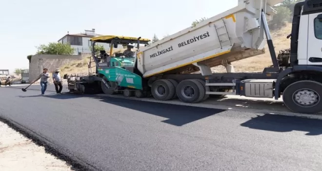 Kayseri Melikgazi’nin asfalt çalışması sürüyor