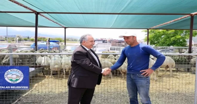 Kayseri Talas Belediyesi’nden kurban pazarına ziyaret