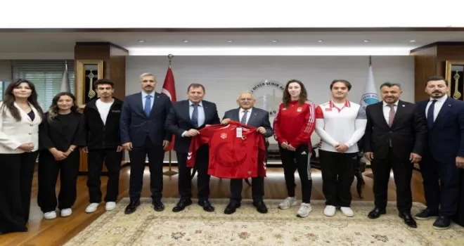 Kayserili gençlerden Büyükşehir’e ziyaret