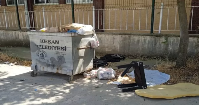 Keşan’da vatandaşlardan ot ve çöp isyanı