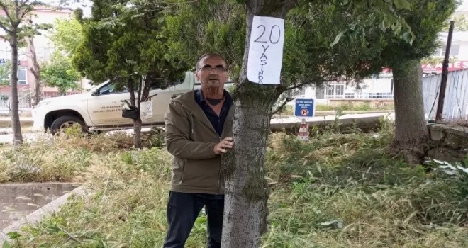 Keşan’da yıllar önce diktiği ıhlamurları kendi elleriyle bakıma aldı