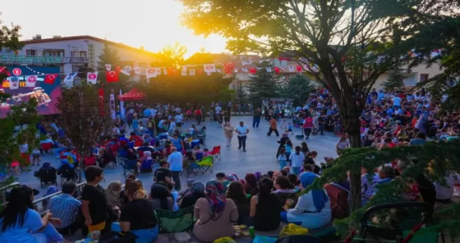 Kibar Feyzo Keçiören’de kahkaha dolu bir gece yaşattı