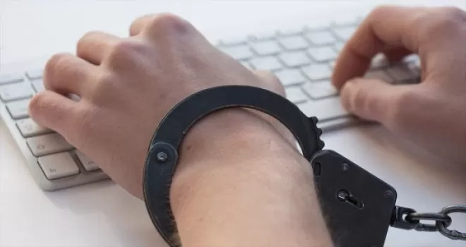 'Klavye teröristleri' siber polislerden kaçamadı