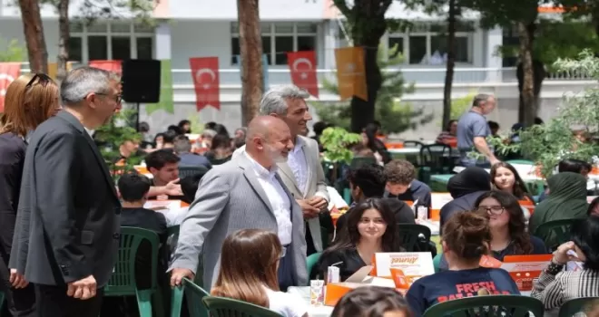 Koca Burger’in son adresi Sümer Fen Lisesi
