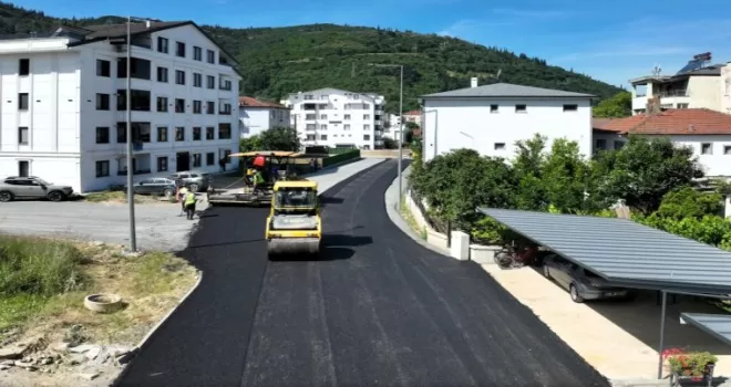Kocaeli’de Karamürsel Caddesi baştan sona yenileniyor