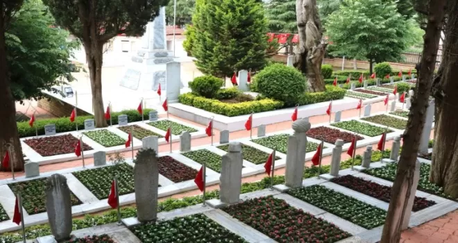 Kocaeli’de mezarlıklar bayram ziyaretine hazır