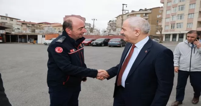 Kocaeli Gebze’de bayram öncesi kamu personeline ziyaret
