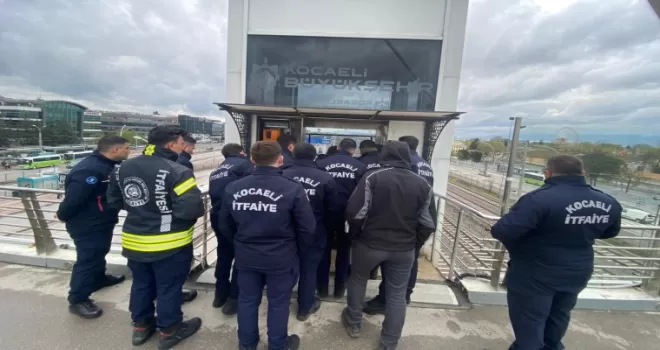 Kocaeli İtfaiyesi’nden personeline ’asansörde kurtarma’ eğitimi