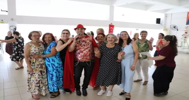 Kocaeli İzmit’te kadınlar söyleşi ve matinede buluştu