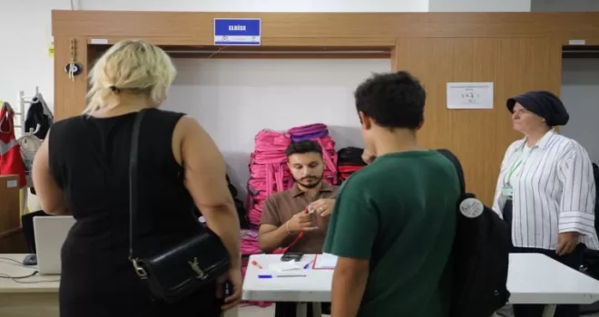 Kocaeli İzmit’te öğrencilere kırtasiye desteği