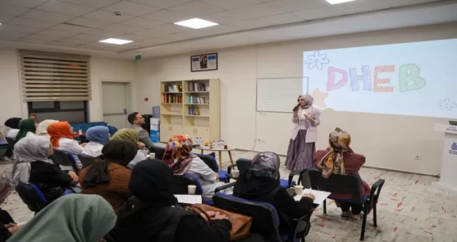 Konya’da Çocuk Mektebi’nde ailelere eğitim semineri