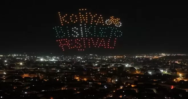 Konya Taş Bina’da festivale özel video mapping ve drone gösterisi büyüledi