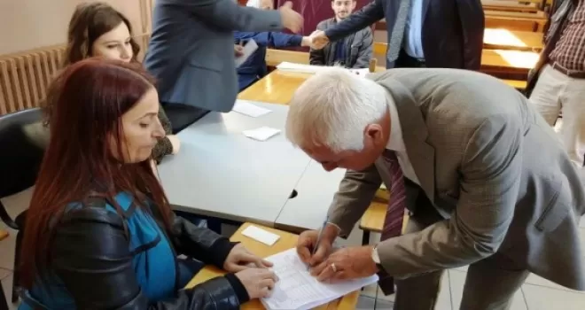 Koray Aydın, Yavuz Selim İlkokulu'nda oy kullandı