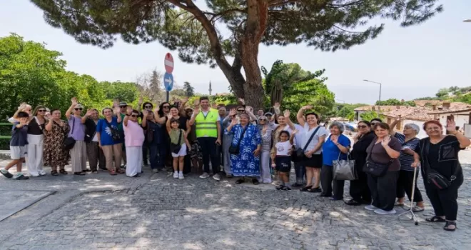 Kültür gezileriyle İzmir’i keşfettiler