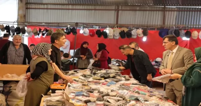 Kütahya’da Başkan Kahveci’den Bayram Pazarı’na ziyaret