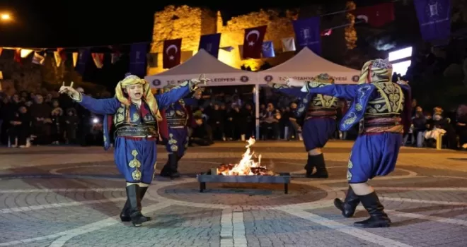 Kütahya Kalesi’nde ’Dilek Ateşi’ yandı