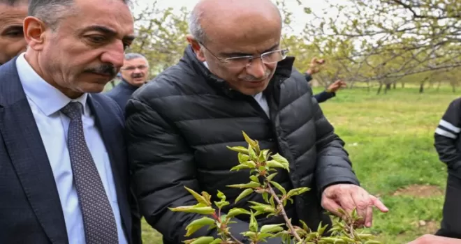 Malatya’da zirai dondan etkilenen çiftçilere ziyaret