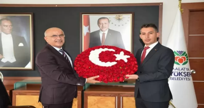 Malatyalı muhtarlardan Başkan Er’e hizmet teşekkürü