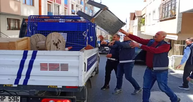 Maltepe’nin iki mahallesinde kaldırım ve yol işgali denetimi