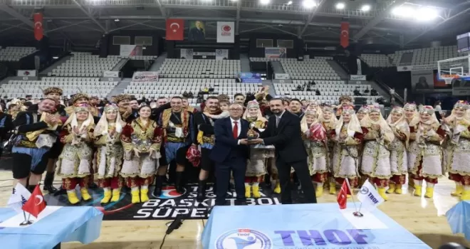 Manisa Büyükşehir ’Halk Oyunları Yarışması’na damga vurdu