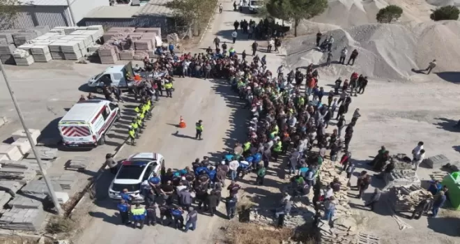 Manisa Büyükşehir personeline yol ve cadde çalışmalarında güvenlik eğitimi