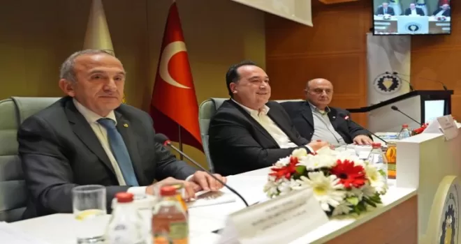 Manisa’da Başkan Dutlulu, Ticaret Odası’nda iş insanlarıyla buluştu