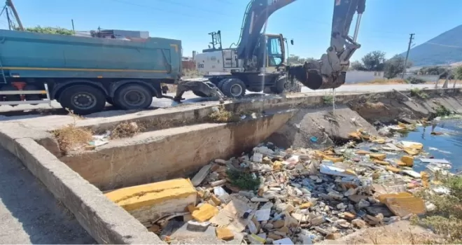Manisa’da Bozköy Deresi’nde 150 kamyonluk dev temizlik