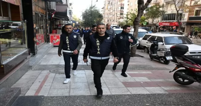 Manisa’da kaldırım işgallerine zabıta müdahalesi