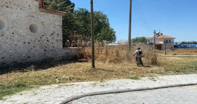 Manisa’da Karacaahmet Türbesi’nde Büyükşehir’den hummalı temizlik