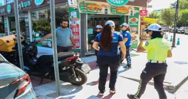 Manisa’da zabıta ekiplerinden kaldırım işgali denetimi