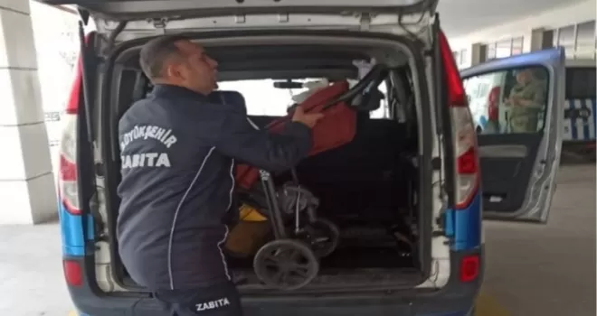 Manisa Zabıtası’ndan küçük çocuğa hızlı müdahale