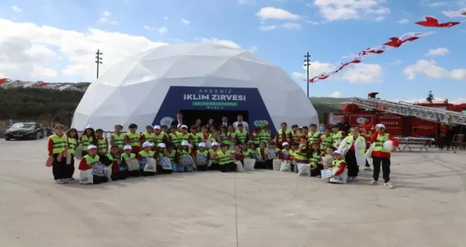 “Mavinin Derinlikleri” öğrencilerle buluştu