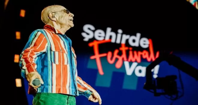 Mazhar-Fuat ’MFÖ şarkıları’ ile Bursa’da zamanı durdurdu
