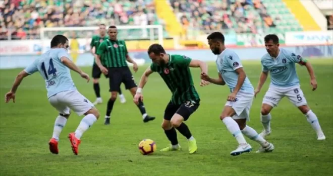 Medipol Başakşehir 3 puanı 3 golle aldı