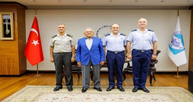 Memduh Büyükkılıç’a komutanlardan veda ziyareti