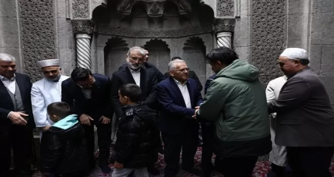 Memduh Büyükkılıç Kayserililerle bayramlaştı