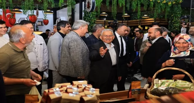 Memduh Büyükkılıç’tan Çarşı Melikgazi’ye ziyaret
