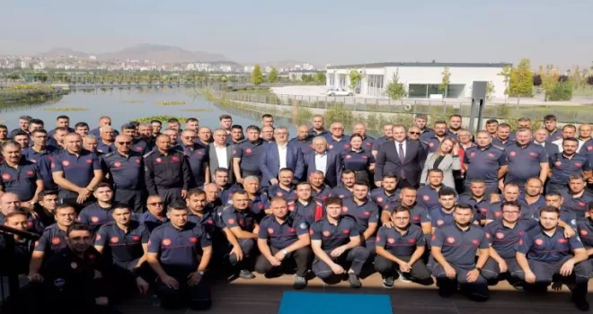 Memduh Büyükkılıç’tan Kayseri İtfaiyesi’ne kutlama