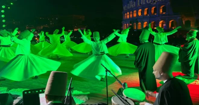 Mevlana’nın evrensel çağrısı Kolezyum’da yankılandı