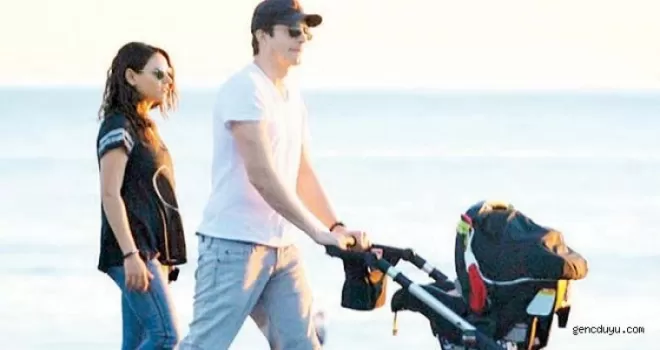 Mila Kunis ve Ashton Kutcher bebekle göründü 