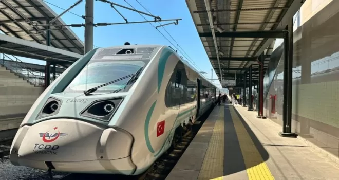 Millî elektrikli tren seti Trakya’da ilk seferine çıktı