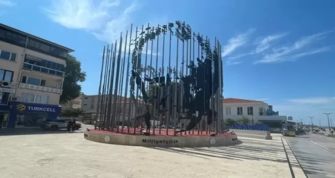 Mudanya’da Atatürk İlkeleri Anıtı beğeni topluyor