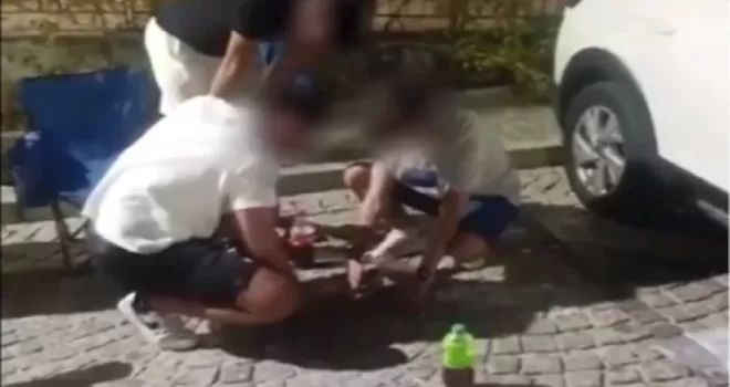 Mudanya Zabıtası çevreyi kirleten gençlere çöp toplattı, ceza kesti!