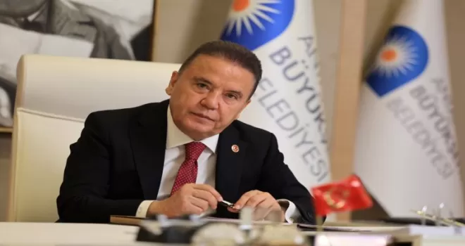 Muhittin Böcek hastaneye kaldırıldı