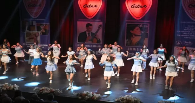 Muratpaşa’da gitarın büyüsü 14’üncü kez sahneye taşındı