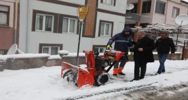Mustafa Palancıoğlu karlı havada sahaya indi